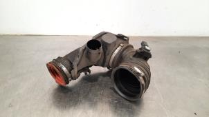 Used Intercooler tube Mercedes C (W205) C-200d 2.2 16V Price € 66,55 Inclusive VAT offered by Autohandel Didier