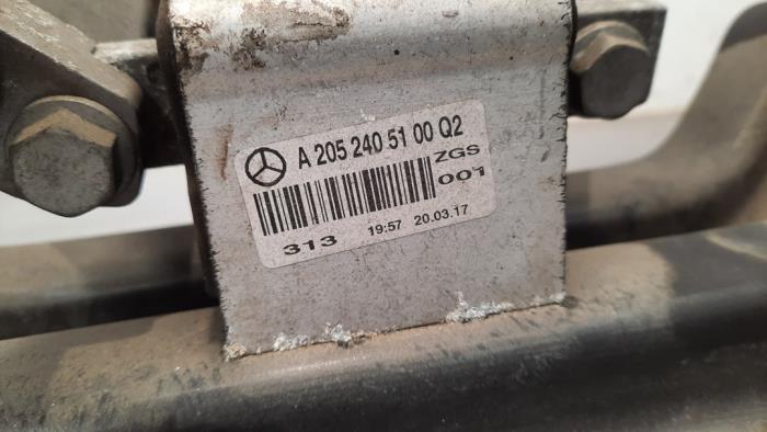 Support boîte de vitesse d'un Mercedes-Benz C (W205) C-200d 2.2 16V 2017