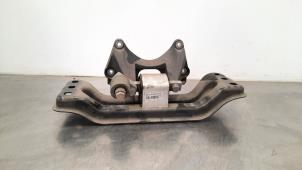Used Gearbox mount Mercedes C (W205) C-200d 2.2 16V Price € 48,40 Inclusive VAT offered by Autohandel Didier