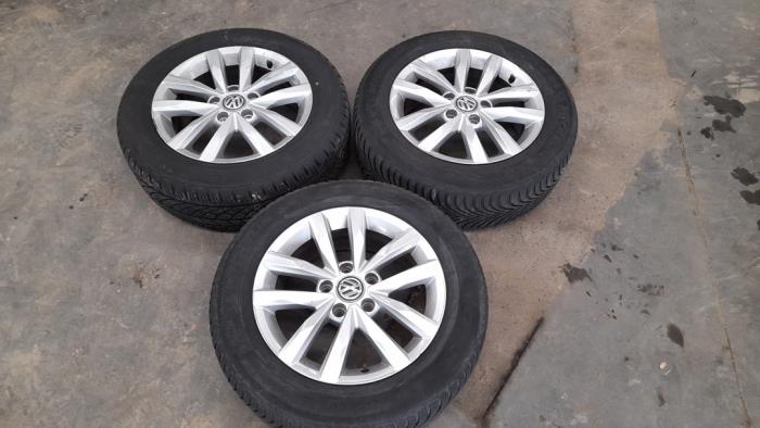 Begagnade Hjul + vinterdäck Volkswagen Touran (5T1) 2.0 TDI 150 Pris € 133,10 Inklusive moms erbjuds av Autohandel Didier