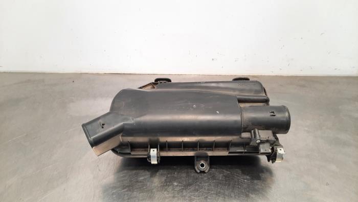 Begagnade Luftfilterhus Suzuki Swift (ZC/ZD) 1.2 Dual Jet 16V SHVS Pris € 42,35 Inklusive moms erbjuds av Autohandel Didier
