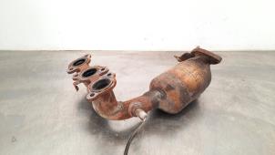 Used Exhaust manifold + catalyst Lexus RX 300 Price on request offered by Autohandel Didier
