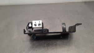 Used AC expansion valve Nissan Leaf (ZE1) 40kWh Price € 66,55 Inclusive VAT offered by Autohandel Didier