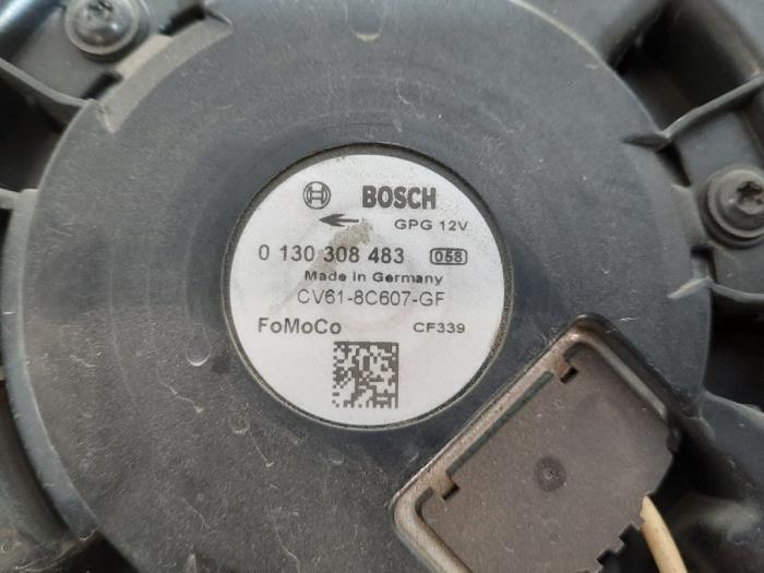 Aleta de refrigeración de un Ford Kuga II (DM2) 1.6 EcoBoost 16V 2014
