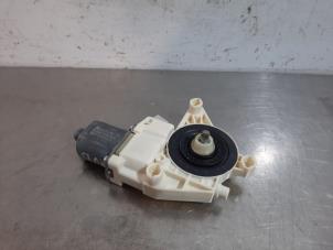 Used Door window motor Mercedes A (W176) 1.6 A-180 16V Price € 36,30 Inclusive VAT offered by Autohandel Didier