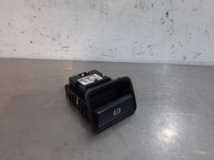 Used Parking brake switch Mercedes A (W176) 1.6 A-180 16V Price € 12,10 Inclusive VAT offered by Autohandel Didier