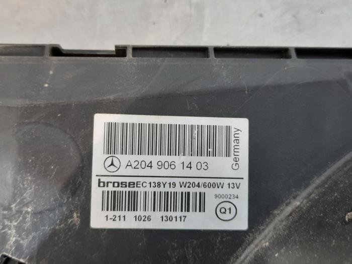 Cooling fans from a Mercedes-Benz A (W176) 1.6 A-180 16V 2013