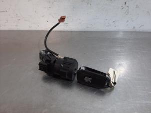 Used Ignition lock + key Peugeot 208 I (CA/CC/CK/CL) 1.5 BlueHDi 100 Price € 66,55 Inclusive VAT offered by Autohandel Didier