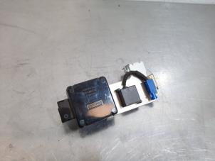 Used Antenna Amplifier Ford Kuga II (DM2) 1.6 EcoBoost 16V Price € 30,25 Inclusive VAT offered by Autohandel Didier