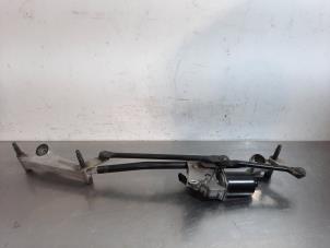 Used Front wiper motor Mercedes A (W176) 1.6 A-160 16V Price € 48,40 Inclusive VAT offered by Autohandel Didier
