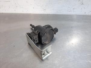 Used Fuel pressure regulator Mercedes A (W176) 1.6 A-160 16V Price € 30,25 Inclusive VAT offered by Autohandel Didier