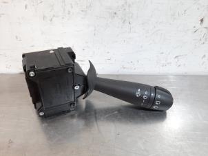 Used Wiper switch Renault Twingo III (AH) 1.0 SCe 75 12V Price € 36,30 Inclusive VAT offered by Autohandel Didier