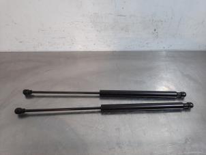 Used Set of gas struts for boot Renault Twingo III (AH) 1.0 SCe 75 12V Price € 42,35 Inclusive VAT offered by Autohandel Didier