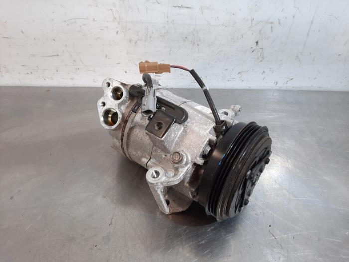 Usagé Compresseur de clim Renault Twingo III (AH) 1.0 SCe 75 12V Prix € 163,35 Prix TTC proposé par Autohandel Didier