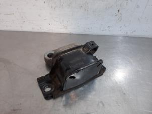 Used Engine mount Opel Corsa E 1.4 16V Price € 36,30 Inclusive VAT offered by Autohandel Didier