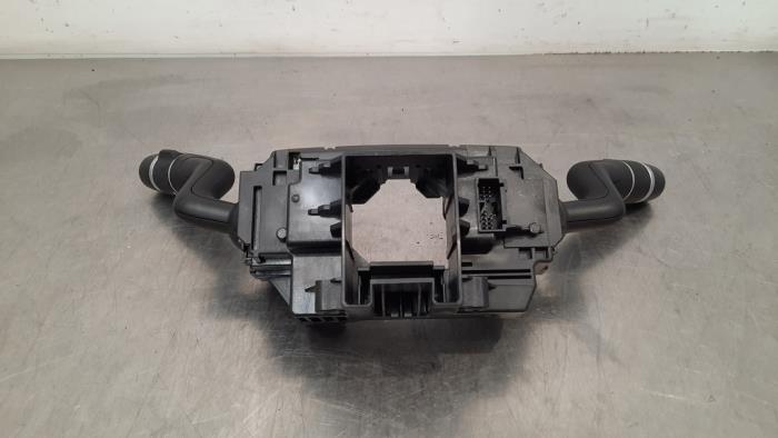 Interruptor combinado columna de dirección de un Land Rover Discovery Sport (LC) 2.0 TD4 150 16V 2018