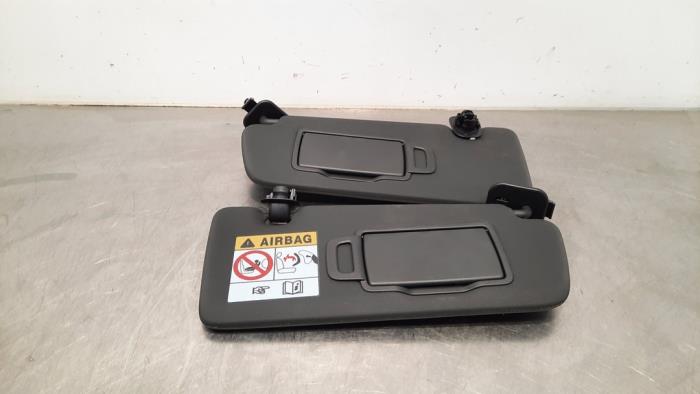 Zonneklep set from a Renault Clio V (RJAB) 1.0 TCe 90 12V 2023