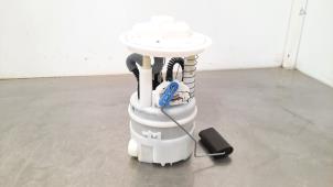 Used Electric fuel pump Renault Clio V (RJAB) 1.0 TCe 90 12V Price € 96,80 Inclusive VAT offered by Autohandel Didier