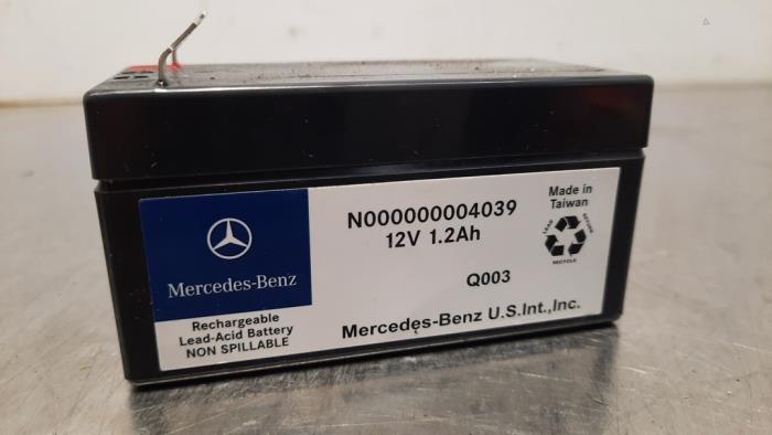 Batería de un Mercedes-AMG A-Klasse AMG (177.0) 2.0 A-35 AMG Turbo 16V 4Matic 2019
