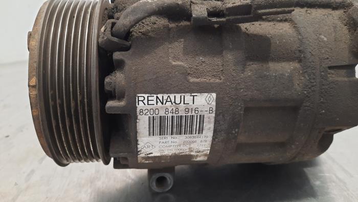 Compresseur de clim d'un Renault Master IV (FV) 2.3 dCi 125 16V FWD 2013