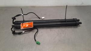 Used Set of tailgate gas struts Peugeot 3008 II (M4/MC/MJ/MR) 1.2 12V e-THP PureTech 130 Price € 242,00 Inclusive VAT offered by Autohandel Didier