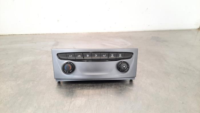 Air conditioning control panel from a Opel Astra K Sports Tourer 1.5 CDTi 105 12V 2021