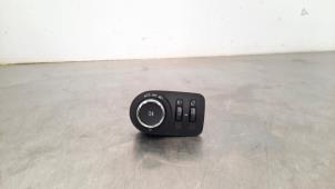 Used AIH headlight switch Opel Crossland/Crossland X 1.5 CDTI 100 Price on request offered by Autohandel Didier