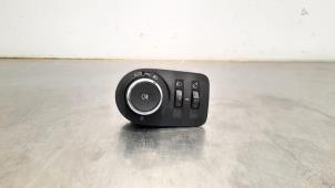 Used AIH headlight switch Opel Corsa F (UB/UP) 1.5 CDTI 100 Price € 36,30 Inclusive VAT offered by Autohandel Didier