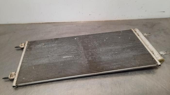 Air conditioning condenser from a Opel Astra K Sports Tourer 1.5 CDTi 105 12V 2020