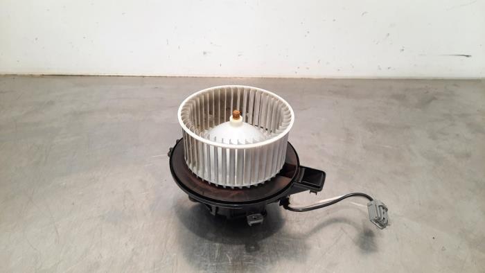 Motor de ventilador de calefactor de un Opel Astra K Sports Tourer 1.5 CDTi 105 12V 2020