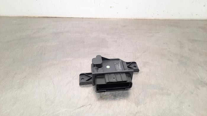 Electric fuel module from a Opel Astra K Sports Tourer 1.5 CDTi 105 12V 2020