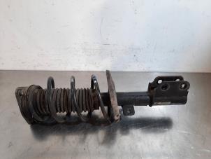 Used Front shock absorber, right Peugeot 308 SW (L4/L9/LC/LJ/LR) 1.5 BlueHDi 130 Price € 96,80 Inclusive VAT offered by Autohandel Didier