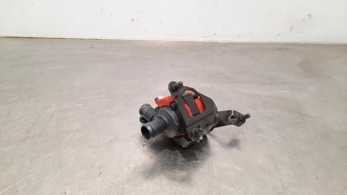 Begagnade Extra vattenpump Audi RS 6 Avant (C7) 4.0 V8 TFSI Performance 32V Pris € 60,50 Inklusive moms erbjuds av Autohandel Didier