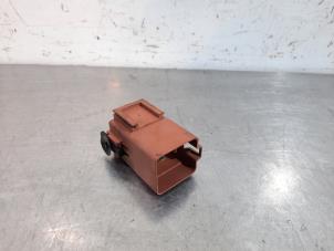 Used Glow plug relay Citroen C4 Picasso (3D/3E) 2.0 Blue HDI 150 Price € 24,20 Inclusive VAT offered by Autohandel Didier