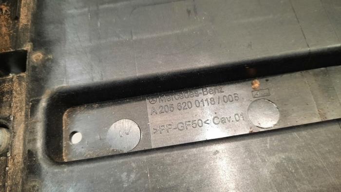 Battery box from a Mercedes-Benz C (W205) C-250 2.2 CDI 16V BlueTEC, C-250d 2015