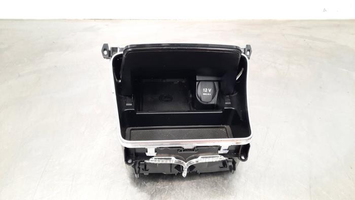 Storage compartment from a Mercedes-Benz C (W205) C-250 2.2 CDI 16V BlueTEC, C-250d 2015