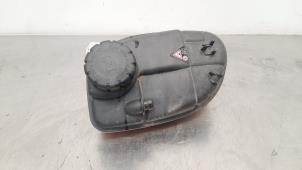 Used Expansion vessel Mercedes Vito (447.6) 2.2 114 CDI 16V Price € 30,25 Inclusive VAT offered by Autohandel Didier