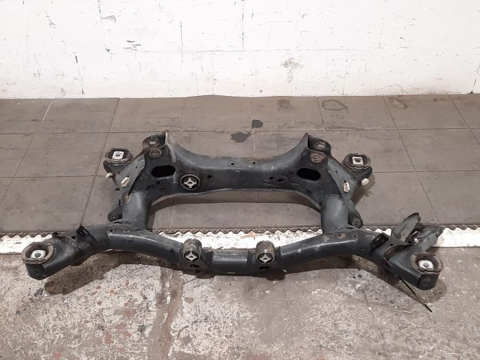 Usados Subchasis BMW 1 serie (F21) 114i 1.6 16V Precio € 127,05 IVA incluido ofrecido por Autohandel Didier