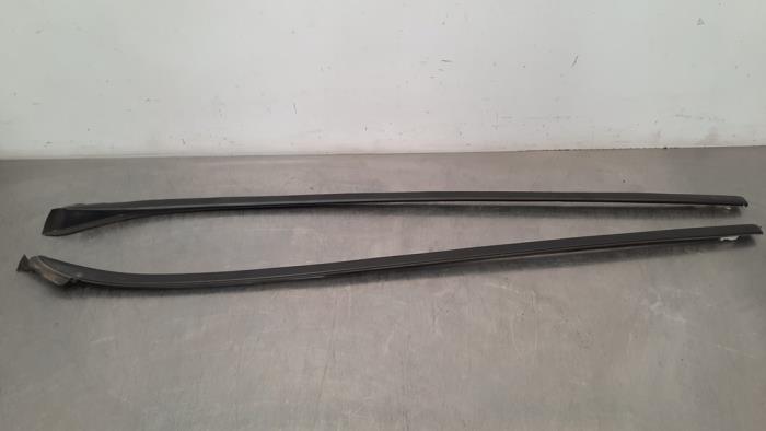Gebrauchte Windschutzscheibe blende Set Opel Astra K Sports Tourer 1.6 CDTI 110 16V Preis € 36,30 Mit Mehrwertsteuer angeboten von Autohandel Didier
