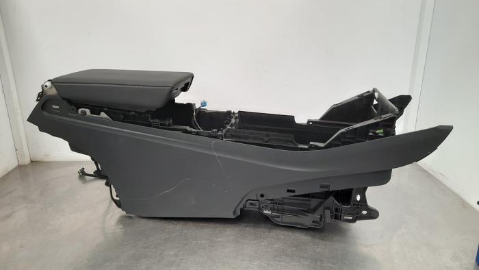 Consola central de un Tesla Model 3 Long Range, Performance AWD 2022