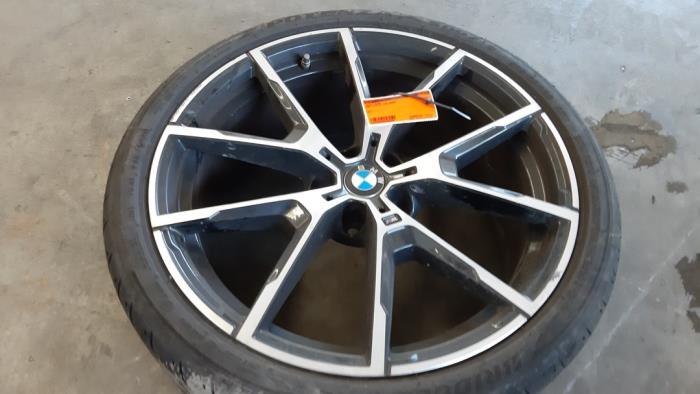 Felge + Reifen van een BMW 8 serie Gran Coupe (G16) 840d xDrive 24V 2020