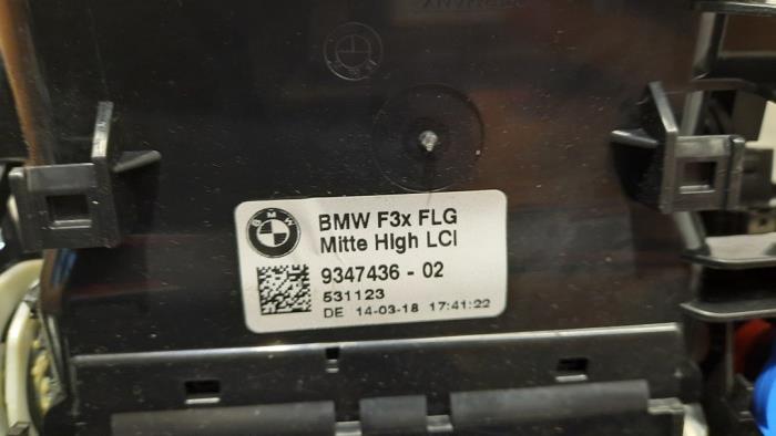 Kratka wentylacyjna deski rozdzielczej z BMW M3 (F80) 3.0 24V TwinPower Turbo 2018