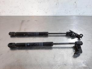 Used Set of bonnet gas struts BMW 5 serie Touring (F11) 525d 24V Price € 30,25 Inclusive VAT offered by Autohandel Didier
