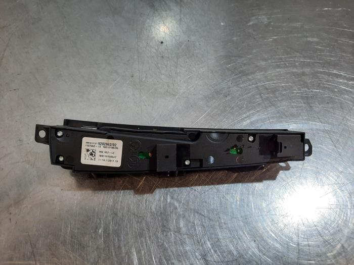 ESP switch from a BMW 5 serie Touring (F11) 525d 24V 2011