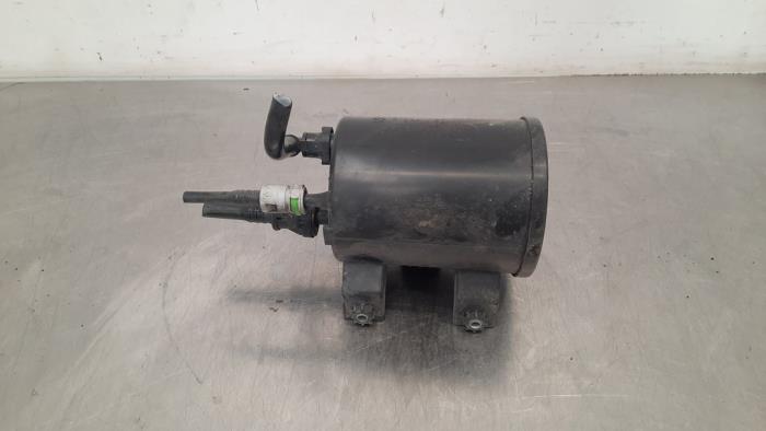 Fuel vapor canister