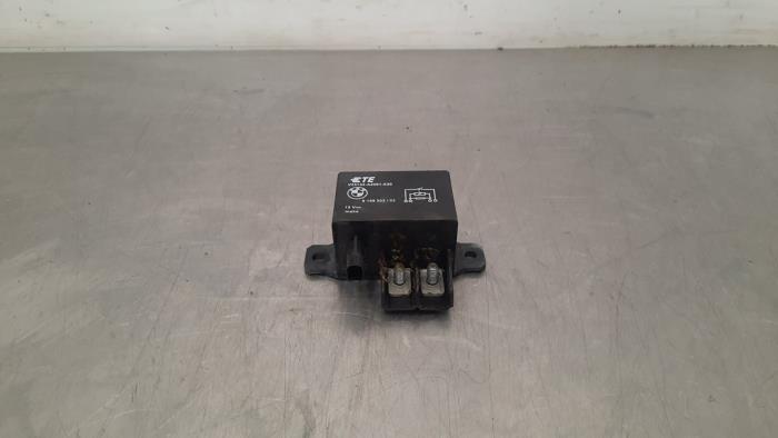 Używane Przekaznik start/stop BMW M3 (F80) 3.0 24V TwinPower Turbo Cena € 30,25 Z VAT oferowane przez Autohandel Didier