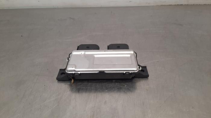 Electric fuel module from a Mercedes-Benz Vito (447.6) 2.0 119 CDI 16V 4x4 2021