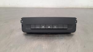 Used Panic lighting switch Mercedes Vito (447.6) 2.0 119 CDI 16V 4x4 Price € 84,70 Inclusive VAT offered by Autohandel Didier