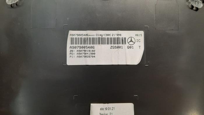 Cuentakilómetros de un Mercedes-Benz Sprinter 3,5t (907.6/910.6) 316 CDI 2.1 D RWD 2021