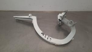 Used Boot lid hinge BMW 5 serie (G30) 530e Plug-in Hybrid Price on request offered by Autohandel Didier
